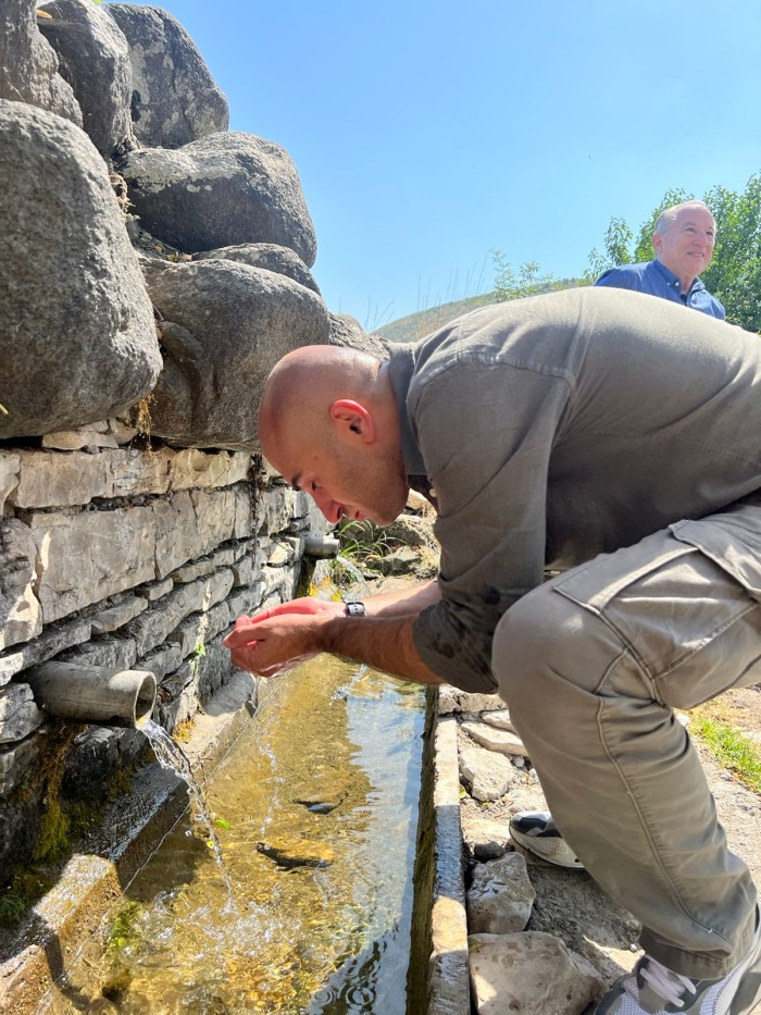 Səxavət Məmmədovun oğlu Ağdamda atasının məzarını ziyarət etdi - FOTO